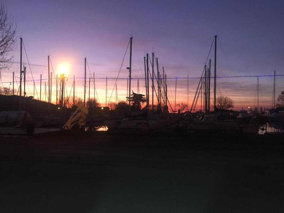 La Maison Du Port Mortagne-sur-Gironde Eksteriør billede