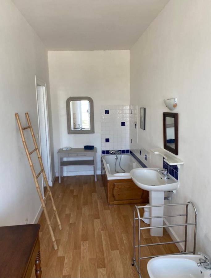 La Maison Du Port Mortagne-sur-Gironde Eksteriør billede